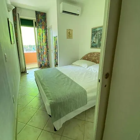 Casa Centralissima Torre Dell Orso 100m Dal Mare Apartmán *