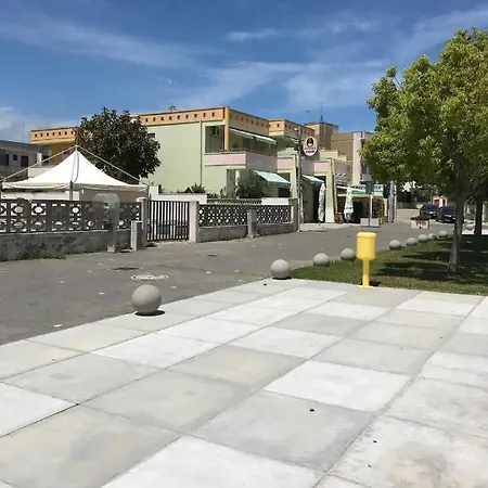 Casa Centralissima Torre Dell Orso 100m Dal Mare Apartment