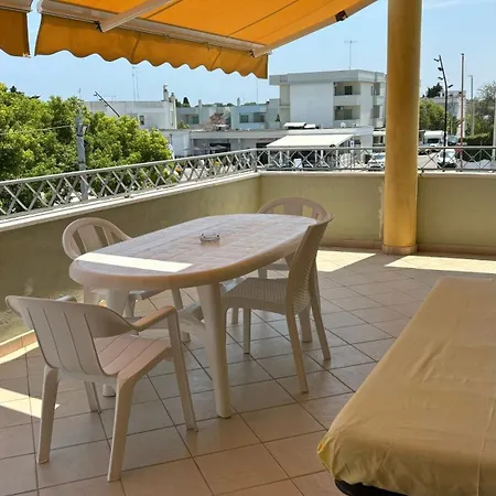 Casa Centralissima Torre Dell Orso 100m Dal Mare Διαμέρισμα *