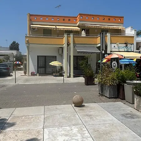 Casa Centralissima Torre Dell Orso 100m Dal Mare Apartment